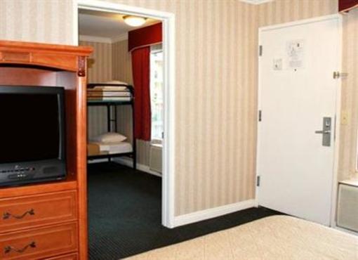 фото отеля Quality Inn & Suites - Anaheim Resort