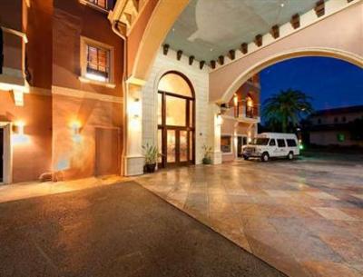фото отеля Tahitian Inn Hotel Cafe & Spa