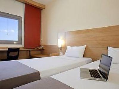 фото отеля Hotel Ibis Plzen