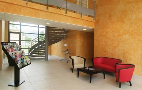 фото отеля Residhome Appart Hotel Le Carre D'Or Prevessin-Moens