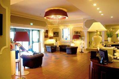 фото отеля Albergo Della Roccia