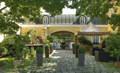 фото отеля Hotel Gutsgasthof Stangl Anzing