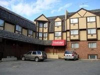 Econo Lodge Inn & Suites