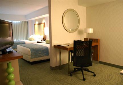 фото отеля SpringHill Suites North Shore