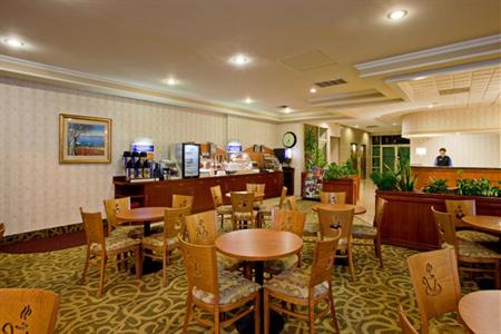 фото отеля Holiday Inn Express Hotel & Suites Pasadena-Colorado Blvd.
