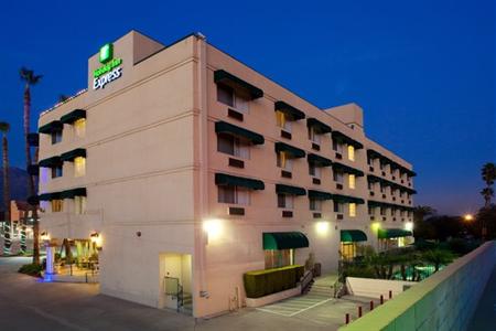 фото отеля Holiday Inn Express Hotel & Suites Pasadena-Colorado Blvd.