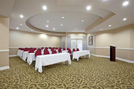фото отеля Holiday Inn Express Hotel & Suites Pasadena-Colorado Blvd.