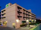 фото отеля Holiday Inn Express Hotel & Suites Pasadena-Colorado Blvd.