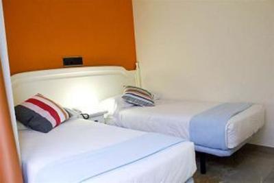фото отеля Quo Galeon Aparthotel Madrid