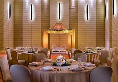 фото отеля Courtyard Hotel Ahmedabad