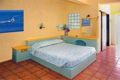 фото отеля Hotel and Studios Cavos Bay