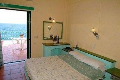 фото отеля Hotel and Studios Cavos Bay