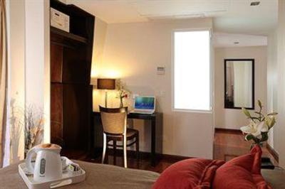 фото отеля Europlaza Hotel & Suites