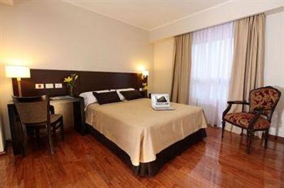 фото отеля Europlaza Hotel & Suites
