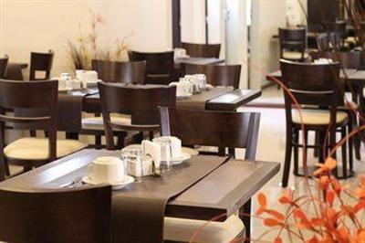 фото отеля Europlaza Hotel & Suites
