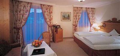 фото отеля Sassongher Hotel