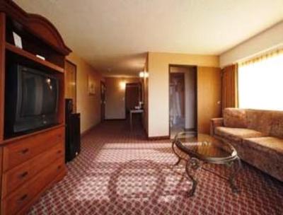 фото отеля Ramada Convention Center, Downtown Topeka