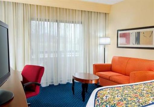 фото отеля Courtyard by Marriott St. Louis Westport Plaza