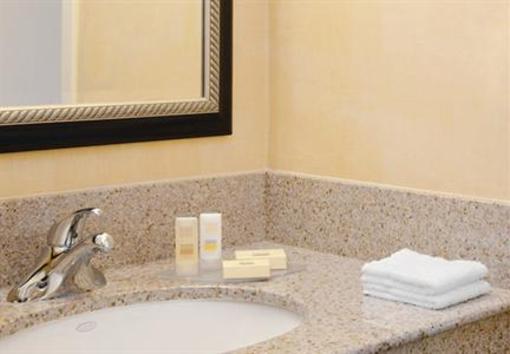 фото отеля Courtyard by Marriott St. Louis Westport Plaza