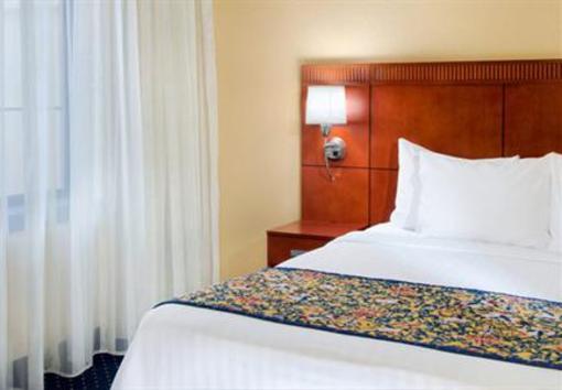 фото отеля Courtyard by Marriott St. Louis Westport Plaza
