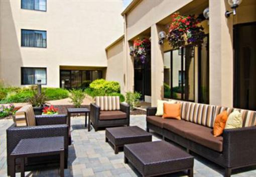 фото отеля Courtyard by Marriott St. Louis Westport Plaza