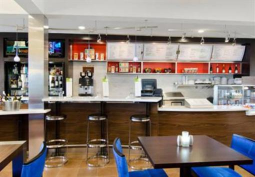 фото отеля Courtyard by Marriott St. Louis Westport Plaza