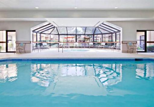 фото отеля Courtyard by Marriott St. Louis Westport Plaza