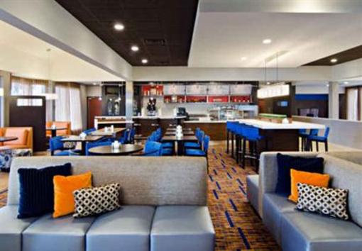 фото отеля Courtyard by Marriott St. Louis Westport Plaza