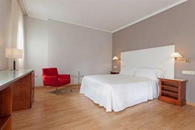 фото отеля Tryp Melilla Puerto