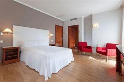 фото отеля Tryp Melilla Puerto