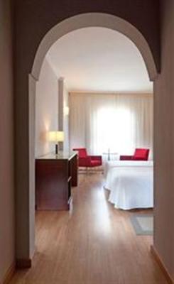 фото отеля Tryp Melilla Puerto