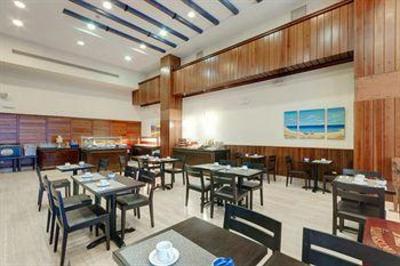 фото отеля Tryp Melilla Puerto