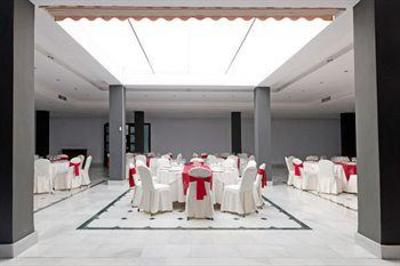 фото отеля Tryp Melilla Puerto