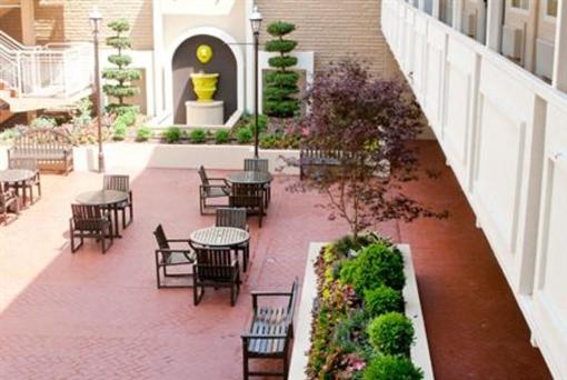 фото отеля BEST WESTERN PLUS Inn at the Peachtrees