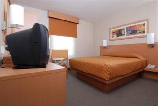 фото отеля City Express Santa Catarina Hotel Monterrey