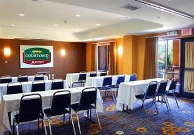 фото отеля Courtyard by Marriott Anniston Oxford