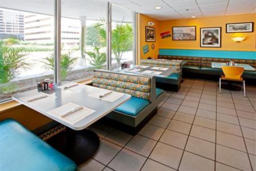фото отеля Holiday Inn National Airport / Crystal City