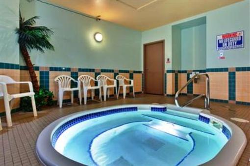 фото отеля Holiday Inn Express Hotel & Salmon Arm
