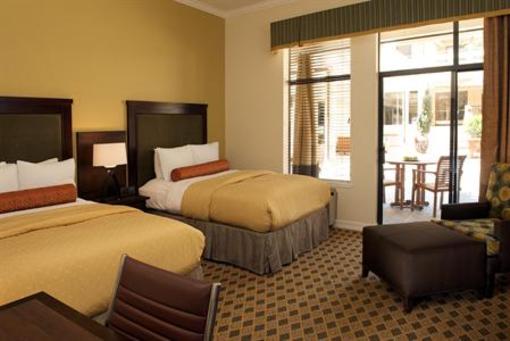 фото отеля Toll House Hotel