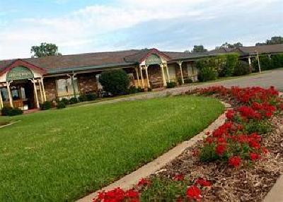 фото отеля Quality Inn Carriage House