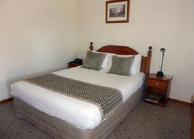 фото отеля Quality Inn Carriage House