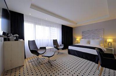 фото отеля Radisson Blu Scandinavia Hotel Düsseldorf