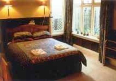 фото отеля Hulmes Court Bed and Breakfast