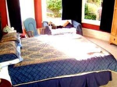 фото отеля Hulmes Court Bed and Breakfast