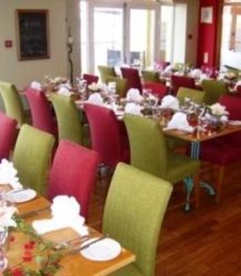 фото отеля WatersEdge Hotel