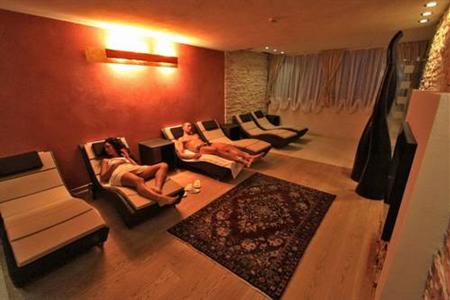 фото отеля Hotel Medil Campitello di Fassa