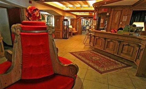 фото отеля Hotel Medil Campitello di Fassa