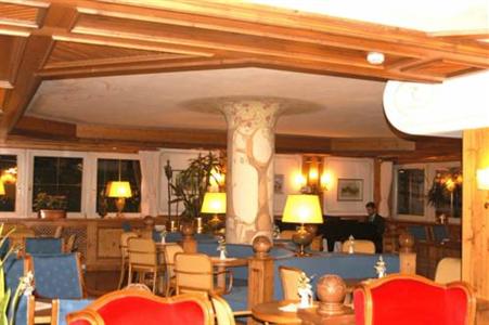фото отеля Hotel Medil Campitello di Fassa