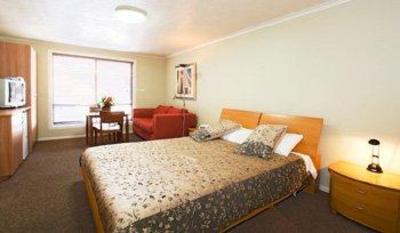фото отеля BEST WESTERN Tudor Motor Inn