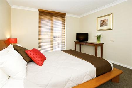 фото отеля BEST WESTERN Tudor Motor Inn